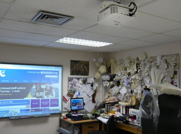 Buying New School Projectors – How To Ensure Great Quality Without Breaking The Budget
