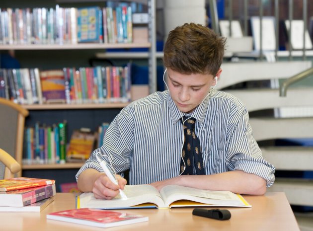 ExamReader and ReaderPen – Text-to-speech technology to help secondary students with reading difficulties